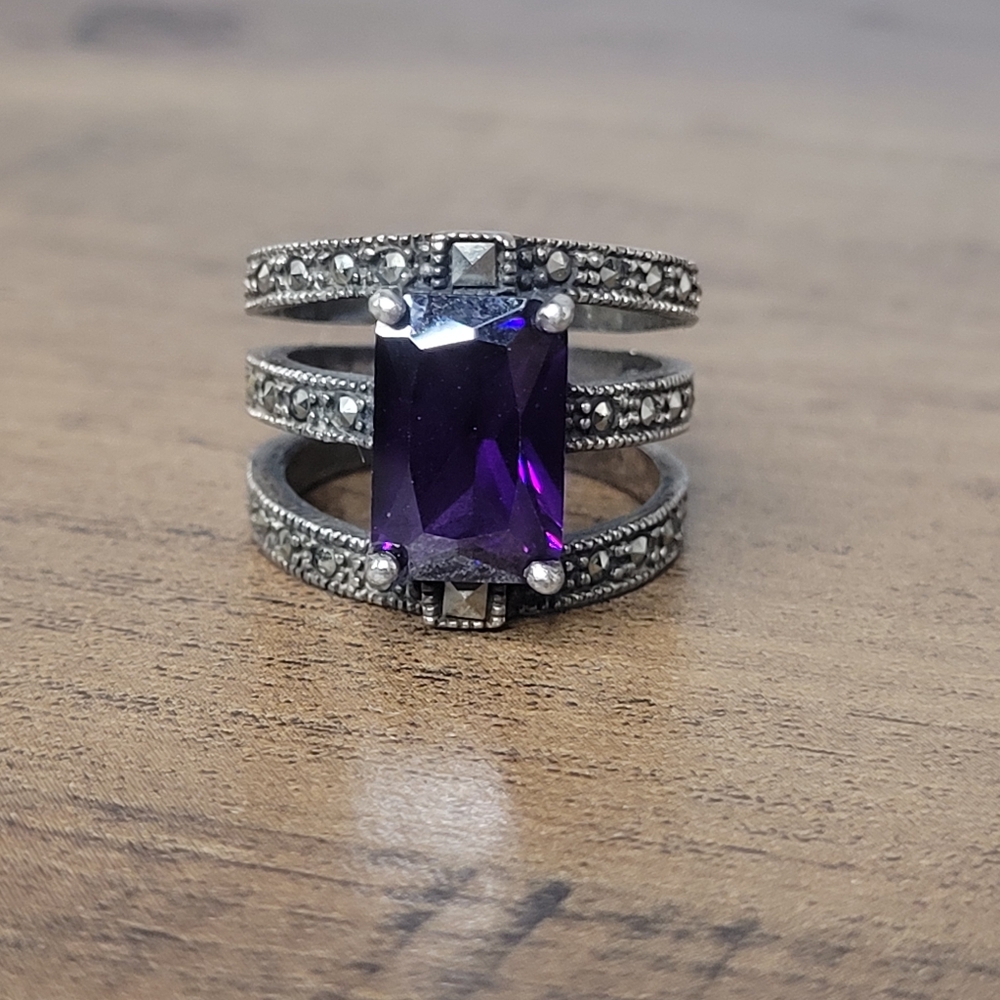 Vtg Sterling Silver Purple Glass Marcasite Multi Shank Ring Sz 7.5